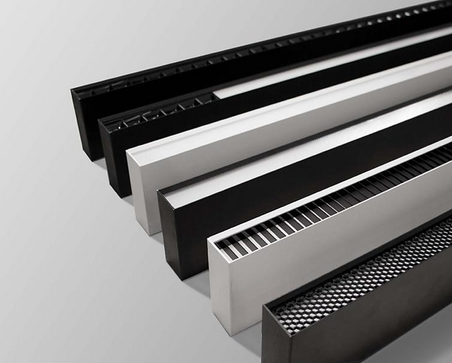 Blendfreie LED-Pendelleuchte UGR<19 in neutralweißem RAL9003-Gehäuse, lineares Design, ideal für Büro- und Arbeitsplatzbeleuchtung.